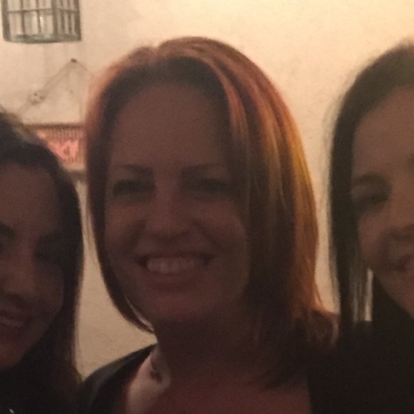 Meet your Posher, Jessica - Picture 2 of 3